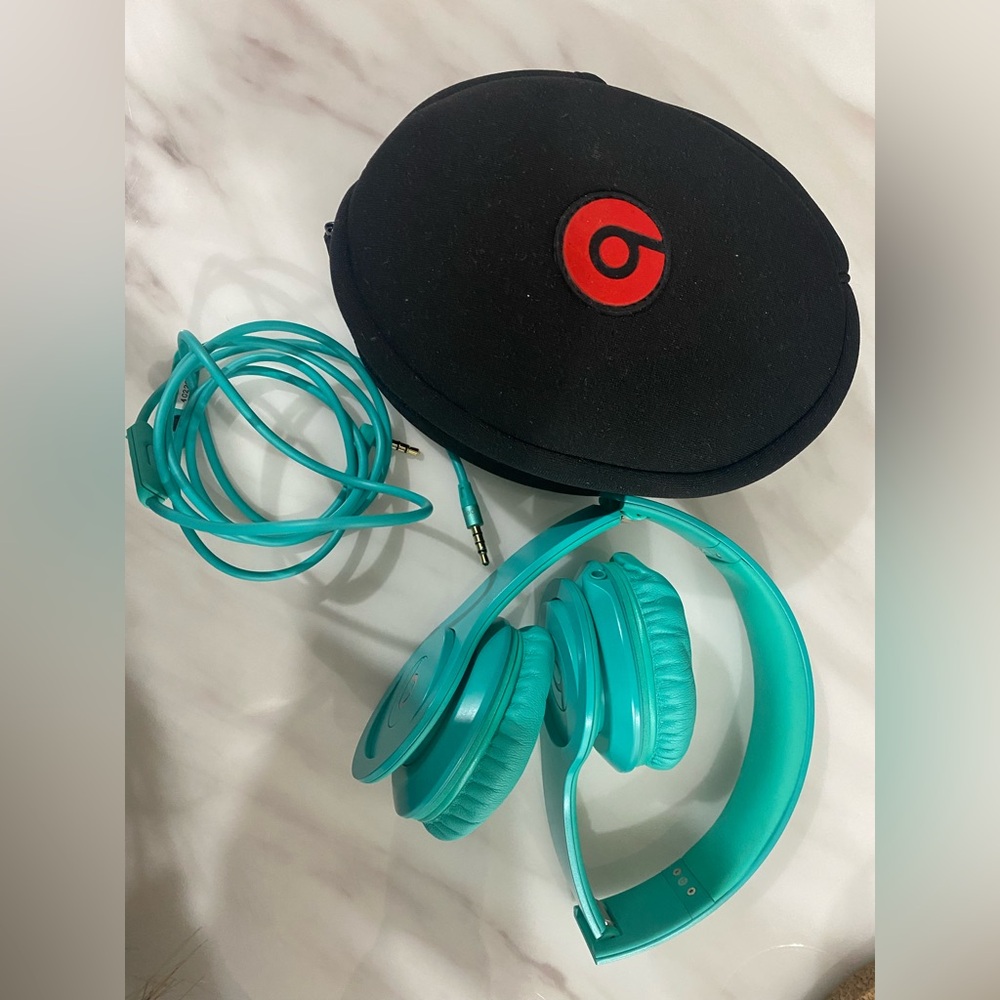 Beats Turquoise Solo HD Headphones with Case